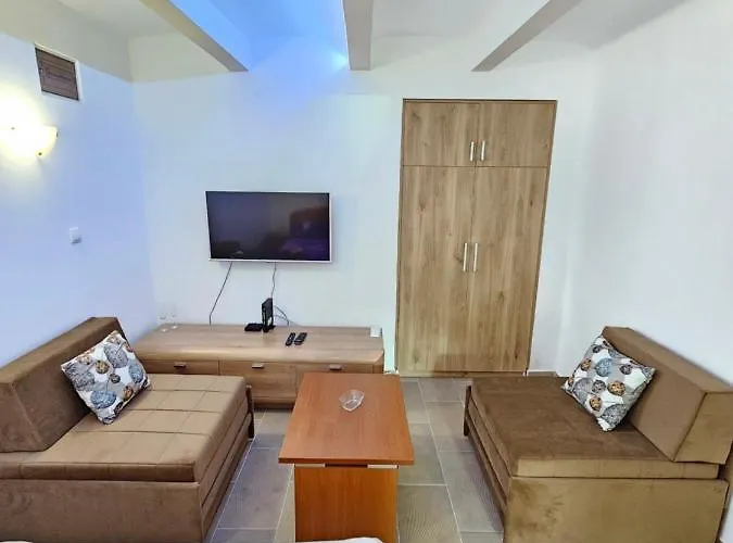 Booking Apartments Alone 1